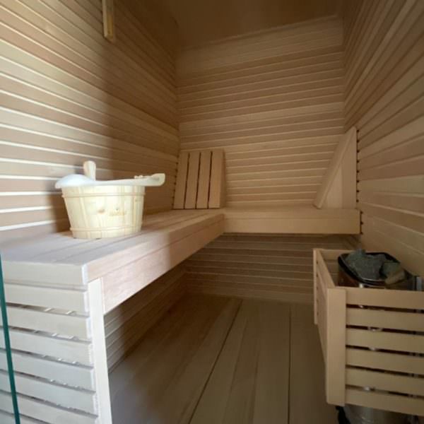 SAUNA IN HEMLOCK CANADESE