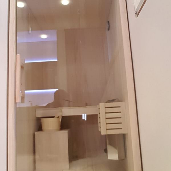 SAUNA PICCOLA IN LEGNO