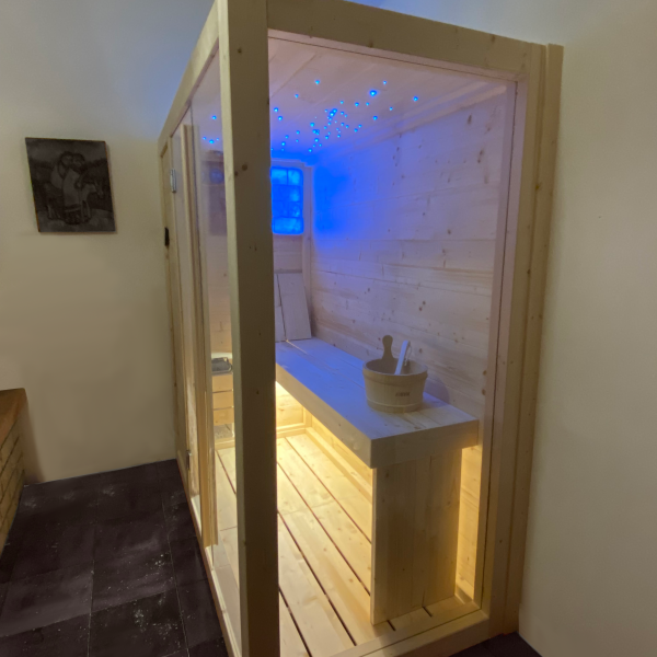 SAUNA CON MOLTO VETRO
