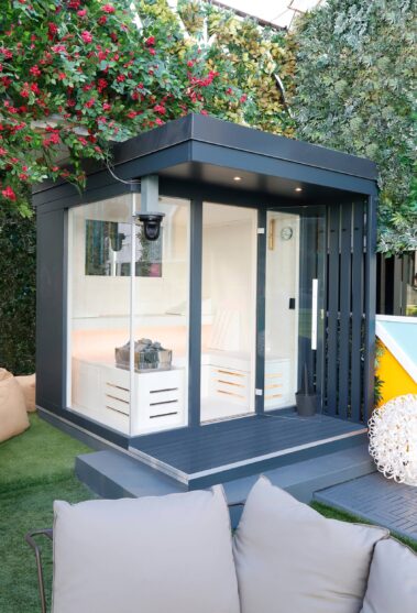 SAUNA DA ESTERNO PER GRANDE FRATELLO