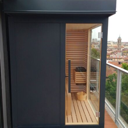 SAUNA IN LEGNO CON VETRATA PANORAMICA
