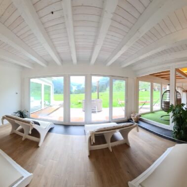 INTERNO DI CASETTA CON ZONA WELLNESS
