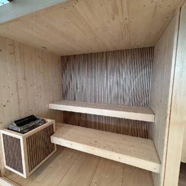 SAUNA DA INTERNO IN ABETE E NOCE CANALETTO