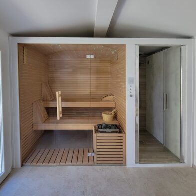 CABINA SAUNA CON CIELO STELLATO E CABINA DOCCIA IN UN'UNICA SOLUZIONE