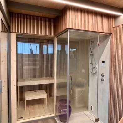 MONOBLOCCO SAUNA IN ABETE E NOCE CANALETTO E CABINA BAGNO TURCO CN DOCCIA AD ANGOLO