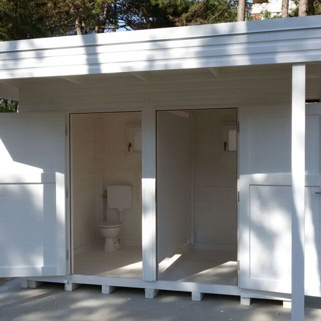 CABINA BAGNO DA ESTERNO CON DUE DIVERSE AREE