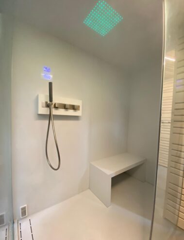 INTERNO CABINA BAGNO TURCO E DOCCIA CON SOFFIONE PIOGGIA EMOZIONALE RGB CM 30 X 30