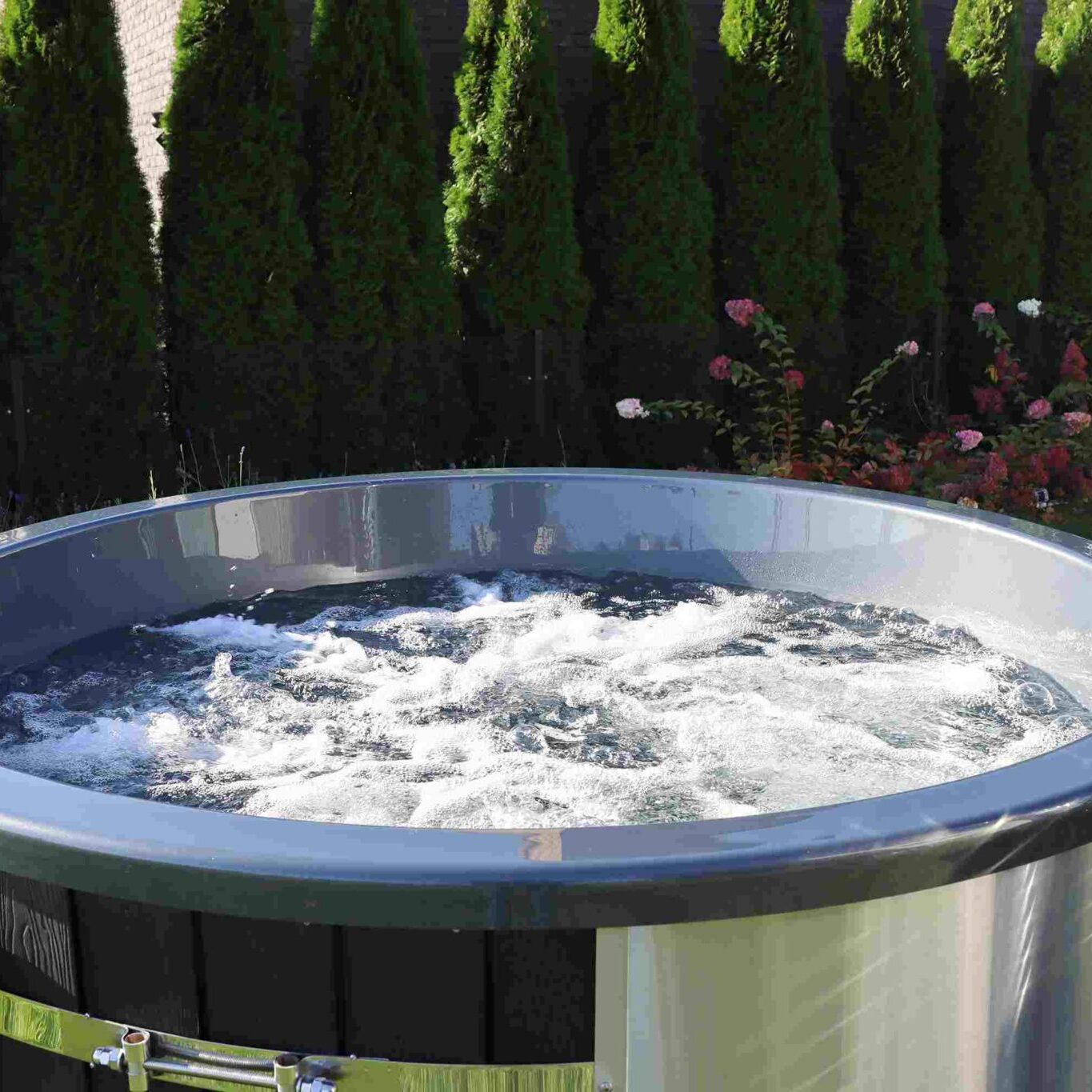 HOT TUB E ICE TUB