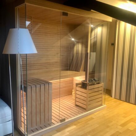 SAUNA KAZAKISTAN CON PANCA AD ANGOLO PER 2 PERSONE. MISURE: CM 200 X 120 X 210 H