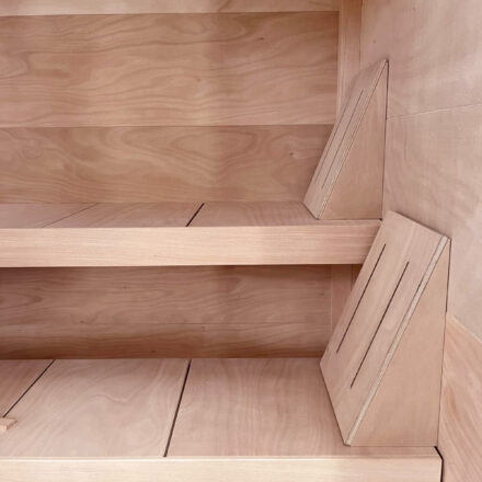 sauna modello vaniglia, interni in Okumè