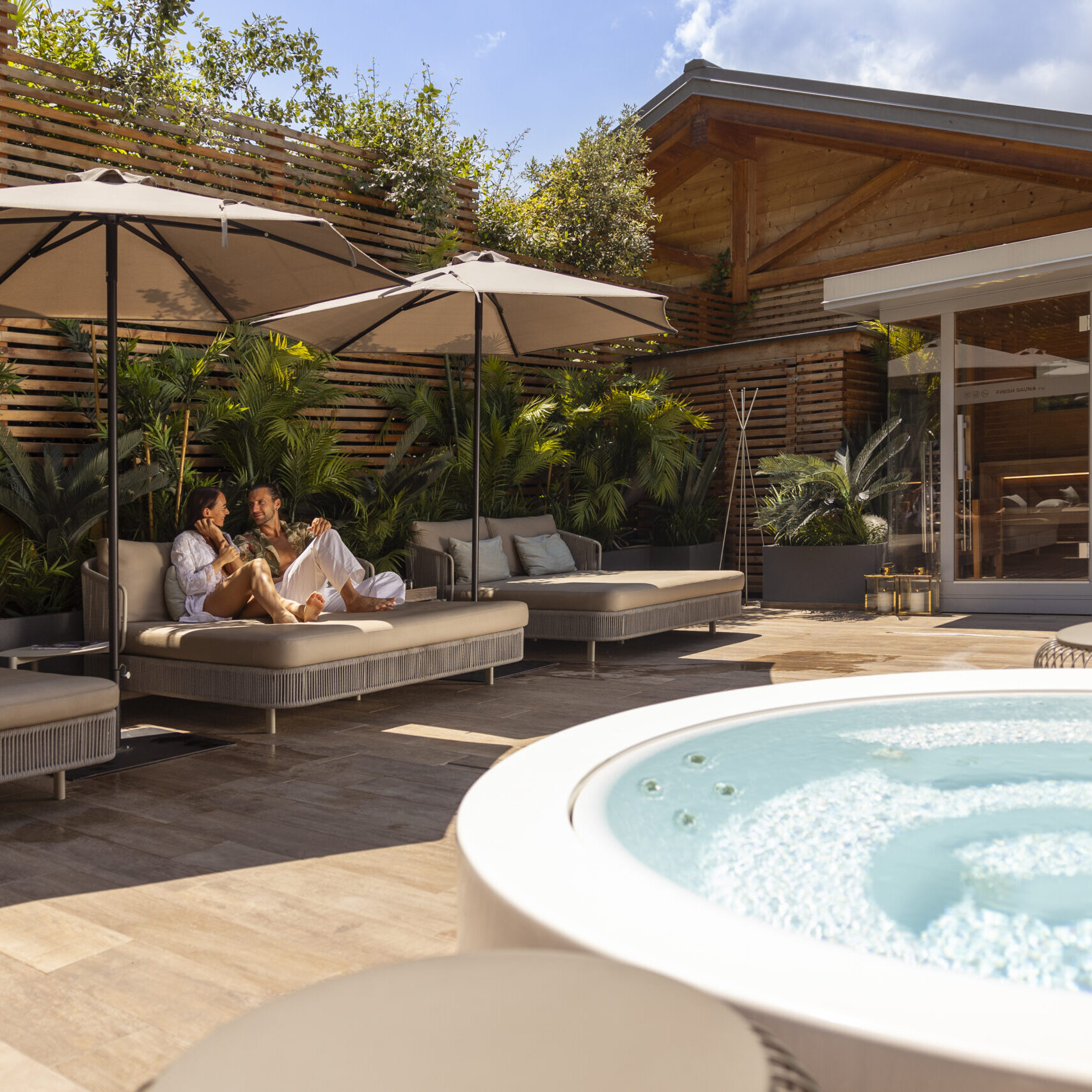 SAUNA CON MINIPISCINA